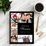 Benutzerdefiniertes Herz Multiple Foto Collage Min Planer<br><div class="desc">Spezieller, unvergesslicher Uni-Planer für mehrere Fotos. Das Design verfügt über ein 6 Foto Raster Collage Layout, um Ihre eigenen Schwesterchen-Fotos anzuzeigen. "Der Planer wird in stilvoller Typografie dargestellt. Über einem der Foto wird eine schlichte Herzform angezeigt. Die Rückseite weist das gleiche Design wie die Vorderseite auf, jedoch mit einem zusätzlichen...</div>