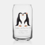 Benutzerdefiniertes Hochzeitspinguin-Paar Dosenglas (Vorderseite)