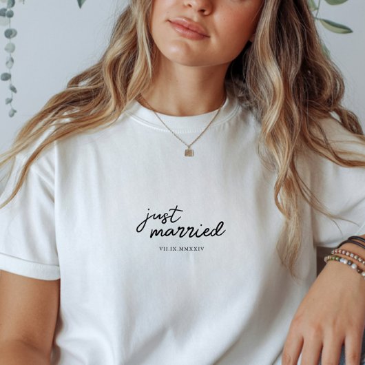 Benutzerdefiniertes 'Just Married' Hochzeitsdatum T-Shirt