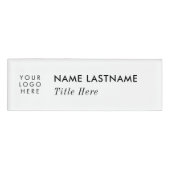 Benutzerdefiniertes Logo Elegante Simple White Mag Namenschild (Vorderseite)