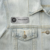 Benutzerdefiniertes Logo Faux Metallic Silber Kund Namensschild (Beispiel)
