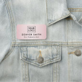 Benutzerdefiniertes Logo mit rosa Namen des Farbve Namensschild (Beispiel)