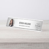 Benutzerdefiniertes Logo mit verschwommenem grauem Schreibtischnamensplakette (Vorderseite )