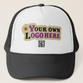 Benutzerdefiniertes Logo und QR-Code Trucker Hat Truckerkappe (Vorderseite)