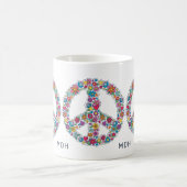 Benutzerdefiniertes Monogramm-Blume-Friedenszeiche Kaffeetasse (Mittel)