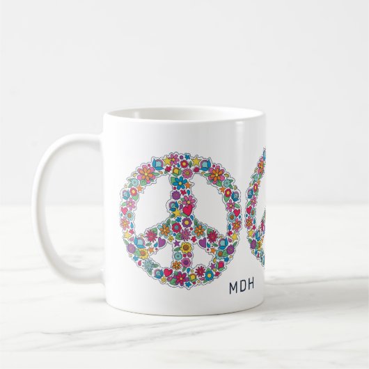 Benutzerdefiniertes Monogramm-Blume-Friedenszeiche Kaffeetasse (Links)