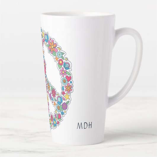 Benutzerdefiniertes Monogramm-Blume-Friedenszeiche Milchtasse (Rechts)