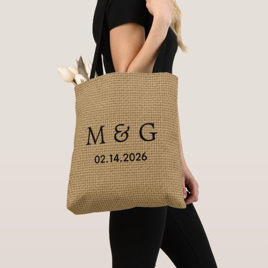 Benutzerdefiniertes Monogramm-Datum auf natürliche Tasche (Von Nahem)