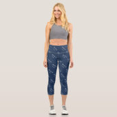 Benutzerdefiniertes Monogramm-Datums-Muster Stylis Capri Leggings (Vorderseite)