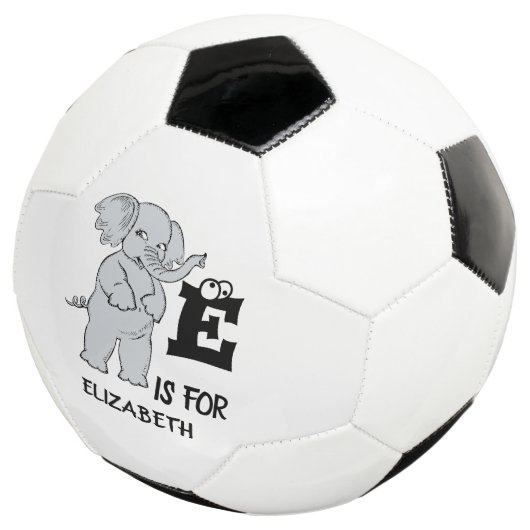 Benutzerdefiniertes Monogramm E ist für niedlichen Fußball (Dreiviertel)
