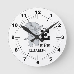 Benutzerdefiniertes Monogramm E ist für niedlichen Runde Wanduhr
