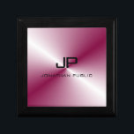 Benutzerdefiniertes Monogramm rosa Lila Vorlage Erinnerungskiste<br><div class="desc">Benutzerdefinierte monogramm rosa Lila Vorlage Moderne elegante Vorlage Geschenkboxen halten.</div>