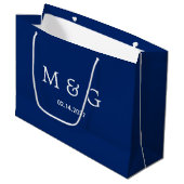 Benutzerdefiniertes Monogramm und Datumssymbol der Große Geschenktüte (Vorderseite Schrägansicht)