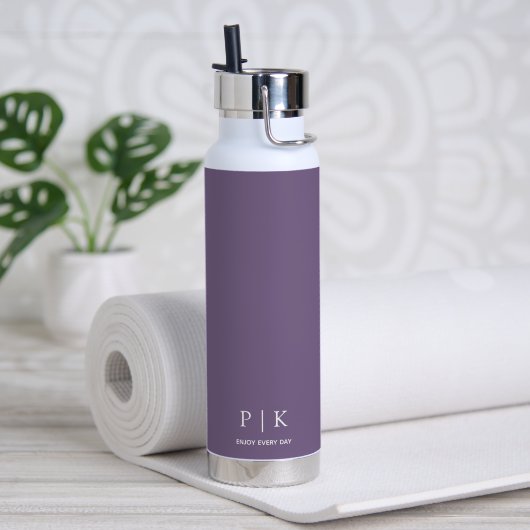 Benutzerdefiniertes Namensmonogramm Lila Trinkflasche (Yoga (gedreht)