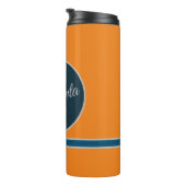 Benutzerdefiniertes orange graues blaues Monogramm Thermosbecher (Nach rechts gedreht)
