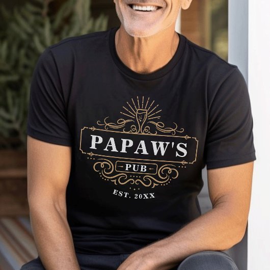 Benutzerdefiniertes Papaw's Pub Zuhause Bar Year e T-Shirt