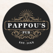 Benutzerdefiniertes Pappou's Pub Zuhause Bar Year  Runder Pappuntersetzer (Vorderseite)