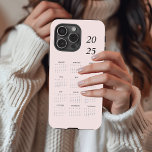 Benutzerdefiniertes Pastellrosa 2025 Kalender Case-Mate iPhone Hülle<br><div class="desc">Bleibe organisiert und stilvoll im Jahr 2025 mit diesem maßgeschneiderten pastellrosa Kalender Handy Gehäuse. Die elegante und minimalistische Optik des Telefons macht dieses Gehäuse sowohl praktisch als auch modern. Das Kalenderlayout lasse Ihnen einen schnellen Blick auf wichtige Termine, während der haltbare Fall Ihr Telefon vor täglichem Verschleiß schützt. Dieses pastellrosa...</div>