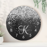 Benutzerdefiniertes Silver Glitzer Black Sparkle M Runde Wanduhr<br><div class="desc">Dieses trendige und elegante Round-Clock-Design mit hübschem silberfarbenem Glitzer auf schwarz gebürstetem metallischem Hintergrund ist einfach zu personalisieren.</div>