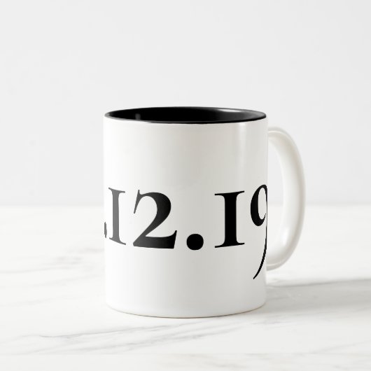 Benutzerdefiniertes Sonderdatum Schwarz und Weiß Zweifarbige Tasse (VorderseiteRechts)