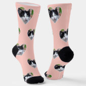 Benutzerdefiniertes Tuxedo Cat Foto auf hellrosa Socken (Gewinkelt)