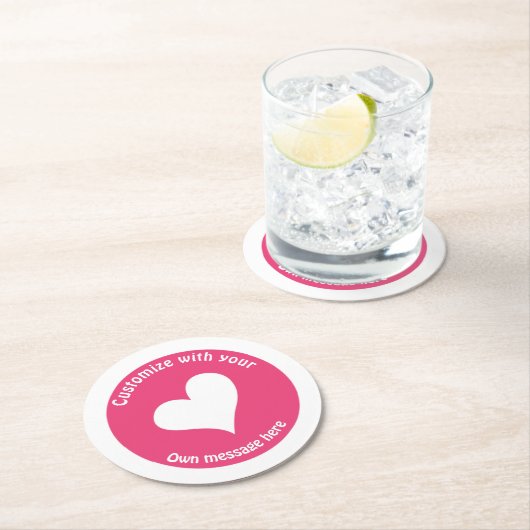 Benutzerdefiniertes weißes Herz auf Rosa Runder Pappuntersetzer (Vor Ort)