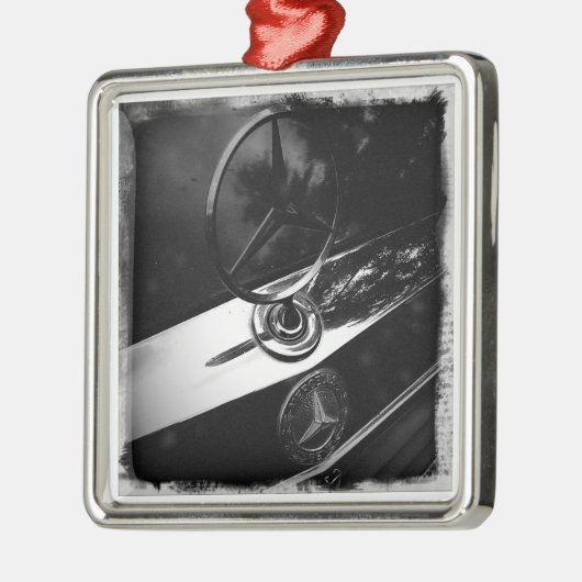 Benz-Verzierung Silbernes Ornament (Links)