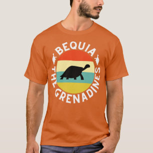 Bequia Die Grenadinen Retro Sonnenuntergang mit Sc T-Shirt