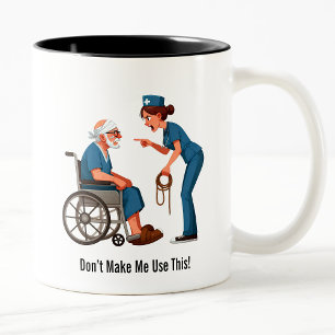 Berechtigte ältere Patienten erhalten eine Hogtie- Zweifarbige Tasse