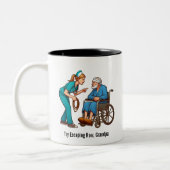 Berechtigte ältere Patienten erhalten eine Hogtie- Zweifarbige Tasse (Links)