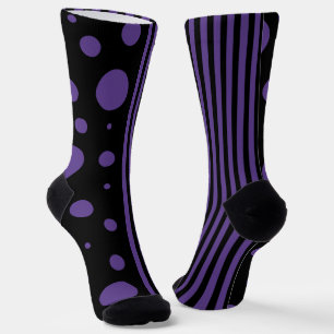 Bereiche und Streifen in Lila und schwarz Socken