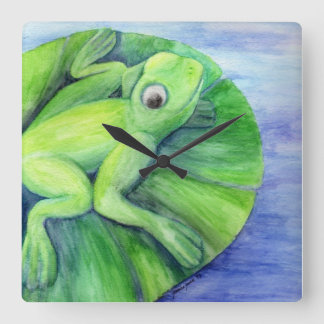 Bereinigen Sie die Adapteruhr. Quadratische Wanduhr