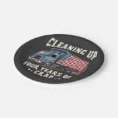 Bereinigen Sie Ihre 4 Jahre Trump-Müllentsorgung Pappteller (Schrägansicht)