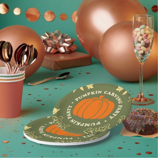 Bereit für unseren alljährlichen Kürbiscarving-Spa Pappteller (Multi)