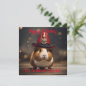 Bereit: Guinea Pig in einem Fireman-Hut, (Stehend Vorderseite)