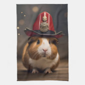 Bereit: Guinea Pig in einem Fireman-Hut, Geschirrtuch (Vertikal)