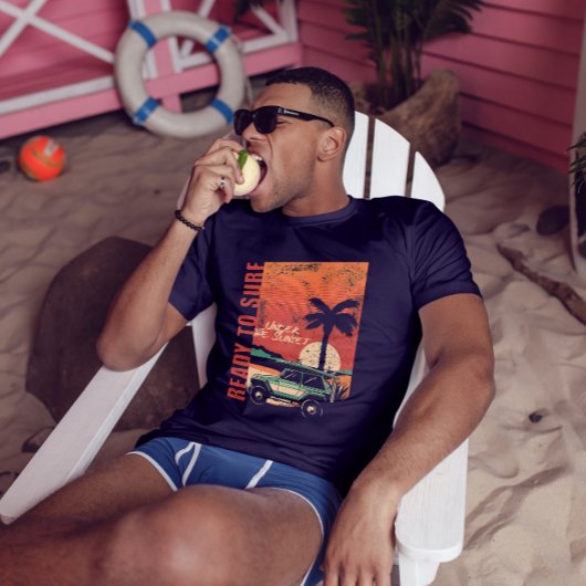 Bereit zum Surfen unter dem Sonnenuntergang T-Shirt