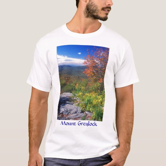 Berg Greylock runder Felsen Vista T-Shirt (Vorderseite)