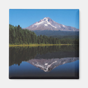 Berg-Haube reflektiert im See Magnet