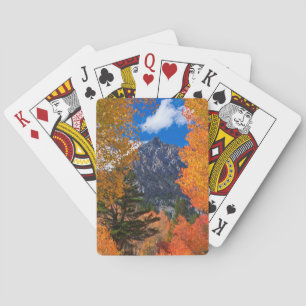 Berg im Rahmen des Herbstlaubs, CA Spielkarten