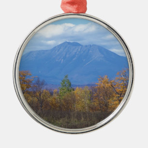 Berg Katahdin in Fall 2 Ornament Aus Metall