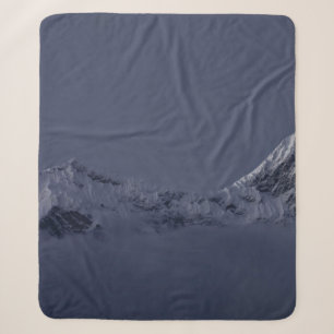 BERG MIT EIS BEDeckt Sherpadecke