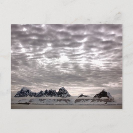 Berg mit Kreuzfahrtschiff im Pole Postkarte (Vorderseite)