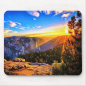 Berg mit Sonnenaufgang Foto Mousepad (Vorne)