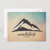 Berg mit Sonnenstrahlen - Wanderlust Typografie Postkarte (Vorne/Hinten)