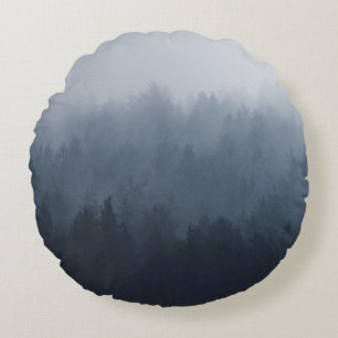 BERG MIT WALD IM FUSTER RUNDES KISSEN
