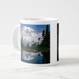 Berg Rainier in einer Bergbahn Jumbo-Tasse