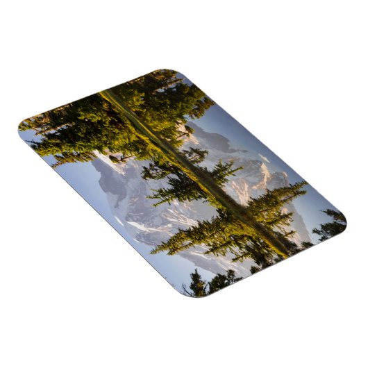 Berg Rainier reflektiert in einem Tal nahe der Plu Magnet (Rechte Seite)