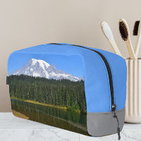 Berg Rainier und See Landschaftliche Landschaft