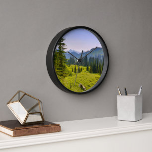 Berg- und Waldlandschaft Washington State Uhr